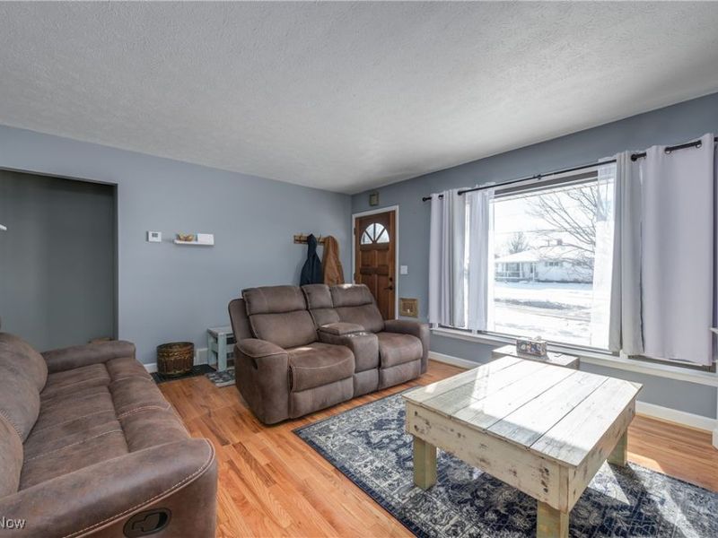 19312 Parkmount Avenue, Cleveland, OH 44135 Photo 4