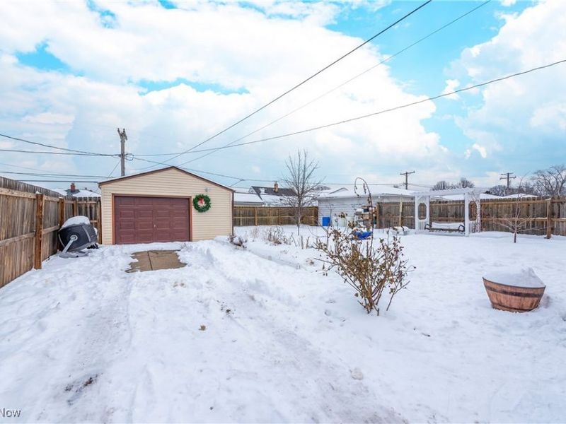 19312 Parkmount Avenue, Cleveland, OH 44135 Photo 40