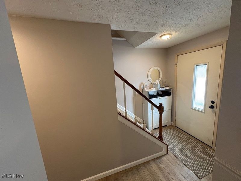 998 Hampton Ridge Drive, Akron, OH 44313 Photo 3