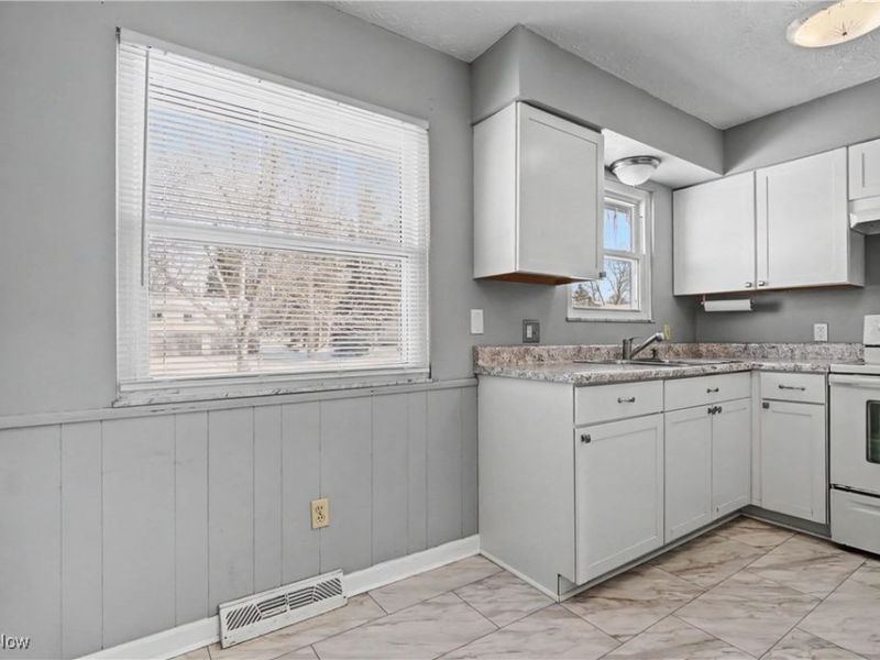 4399-4403 Cherryhurst Drive, Stow, OH 44224 Photo 10