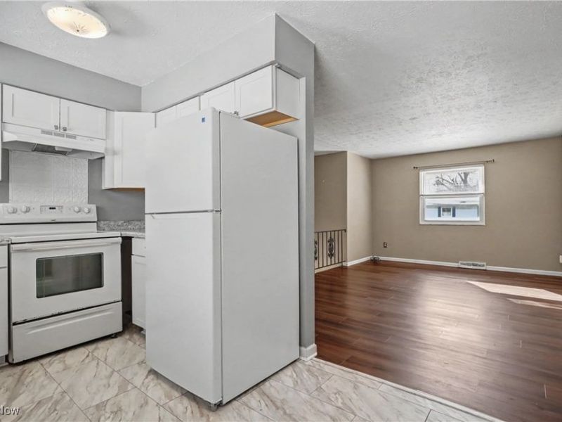 4399-4403 Cherryhurst Drive, Stow, OH 44224 Photo 13