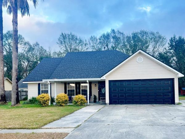 113 Country Living Drive, Lafayette, LA 70507