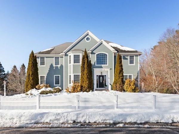 18 Symonds Way, Reading, MA 01867