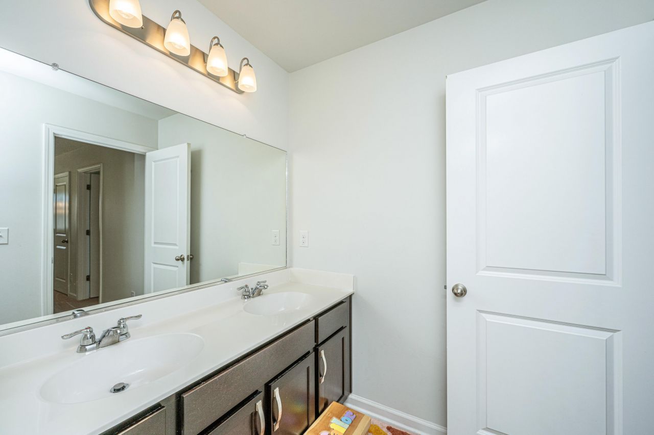 168 Netherfield Drive Photo 32