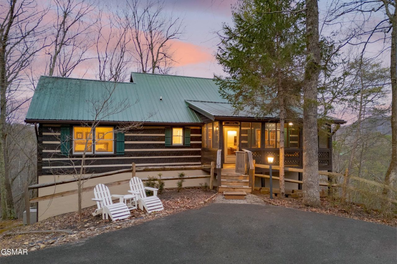 2616 Sunset Circle, Sevierville, TN 37876 Main Photo