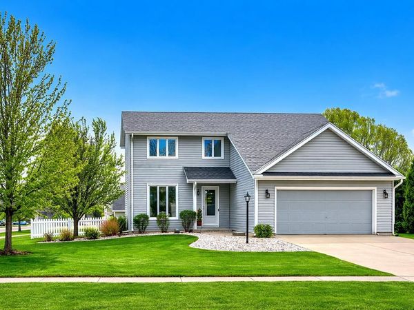 641 Small Farm ROAD, Mukwonago, WI 53149