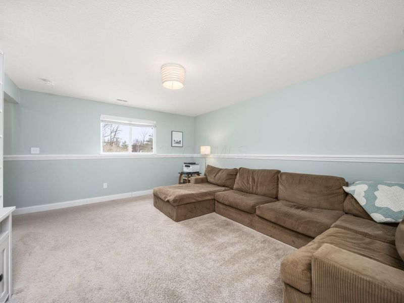 696 CLYDESDALE Way, Marysville, OH 43040 Photo 34