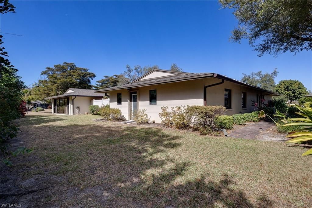 5824 Wild Fig Ln, Fort Myers, FL 33919 Photo