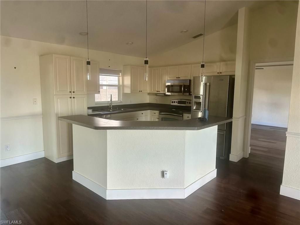 2205 NE 8th Pl, Cape Coral, FL 33909 Photo