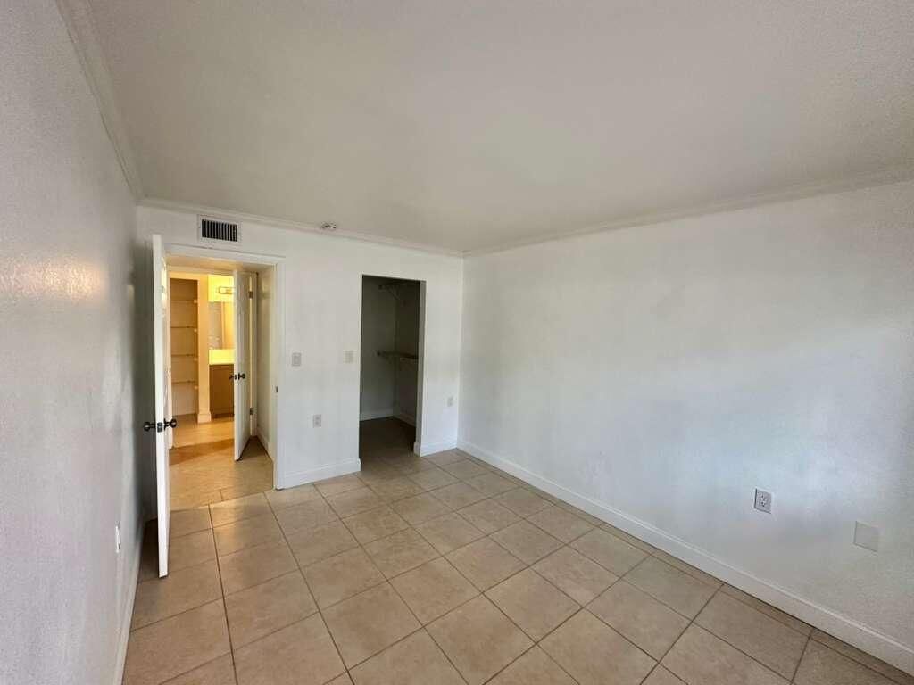 1201 Lake Victoria Drive, Unit P, West Palm Beach, FL 33411 Photo