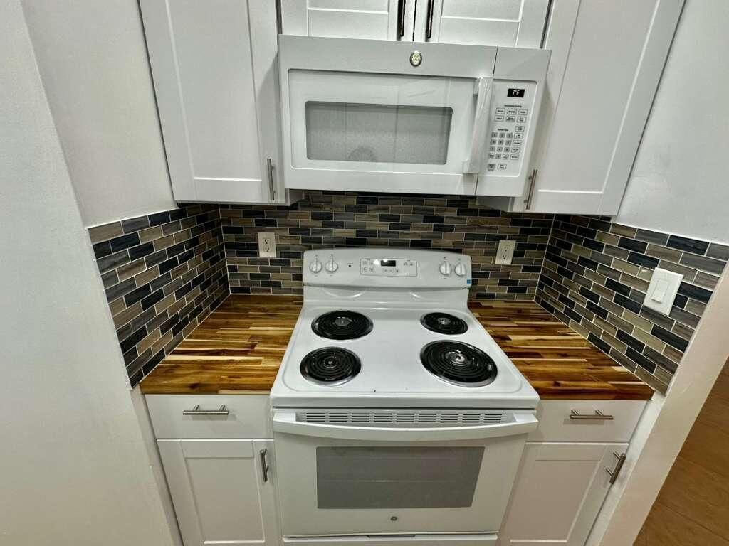 1201 Lake Victoria Drive, Unit P, West Palm Beach, FL 33411 Photo