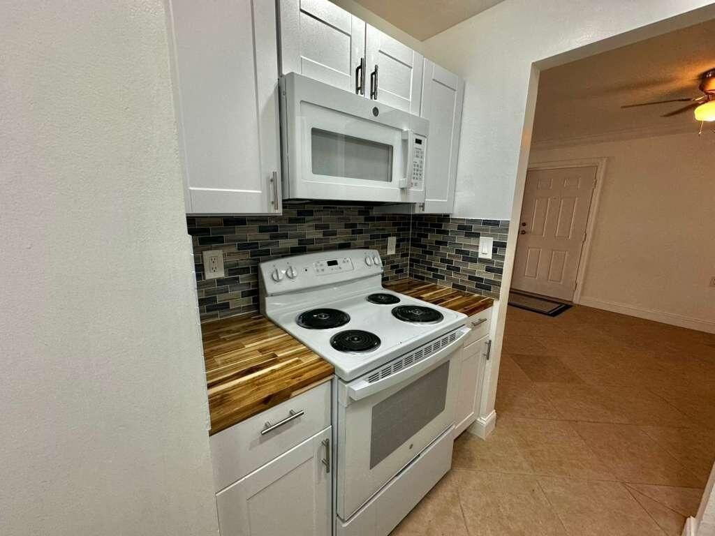 1201 Lake Victoria Drive, Unit P, West Palm Beach, FL 33411 Photo