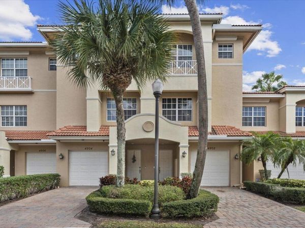 4902 Vine Cliff Way E, Palm Beach Gardens, FL 33418