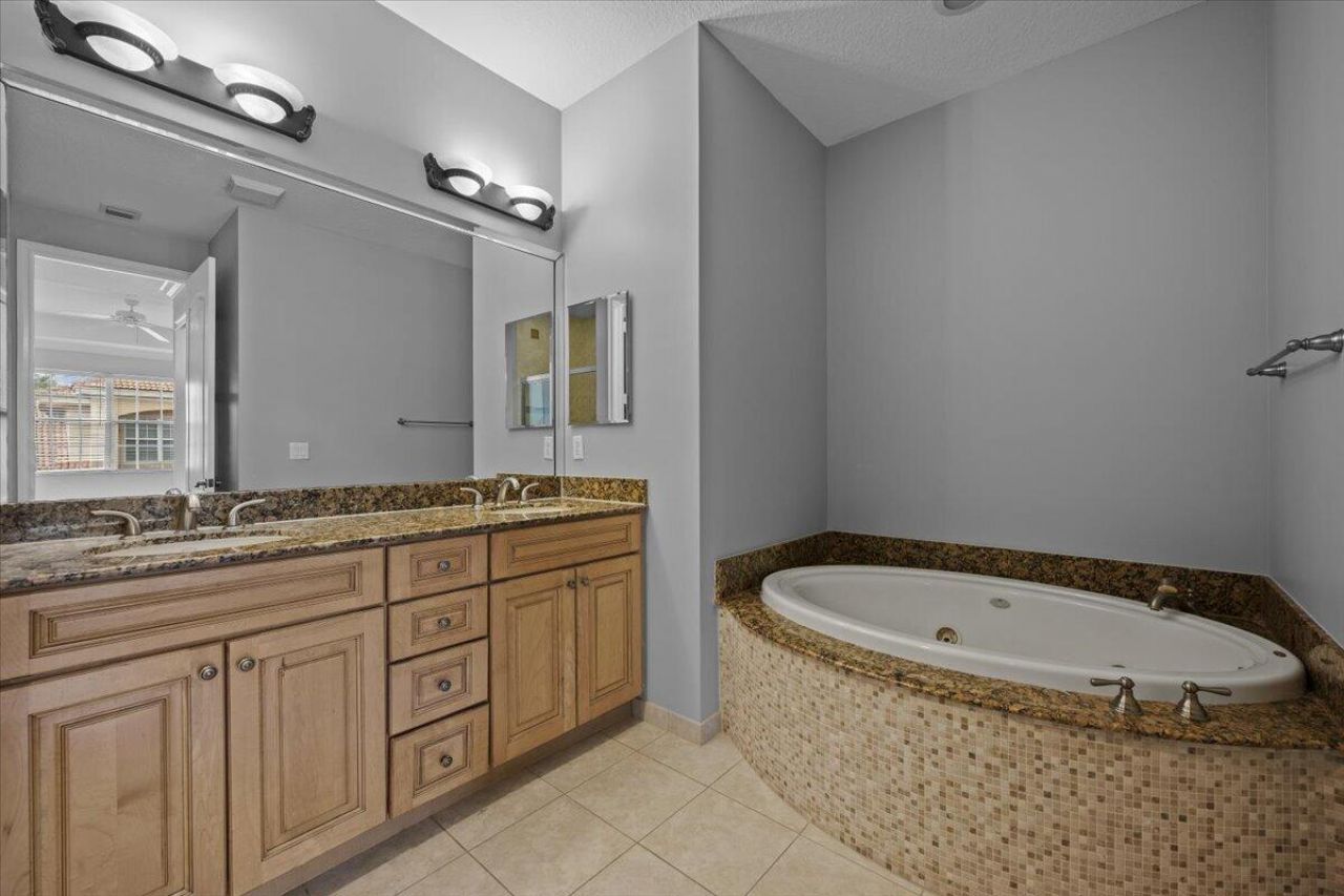 4902 Vine Cliff Way E, Palm Beach Gardens, FL 33418 Photo