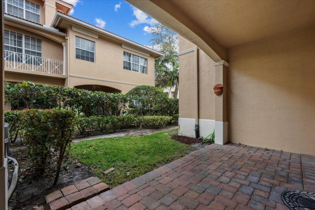 4902 Vine Cliff Way E, Palm Beach Gardens, FL 33418 Photo