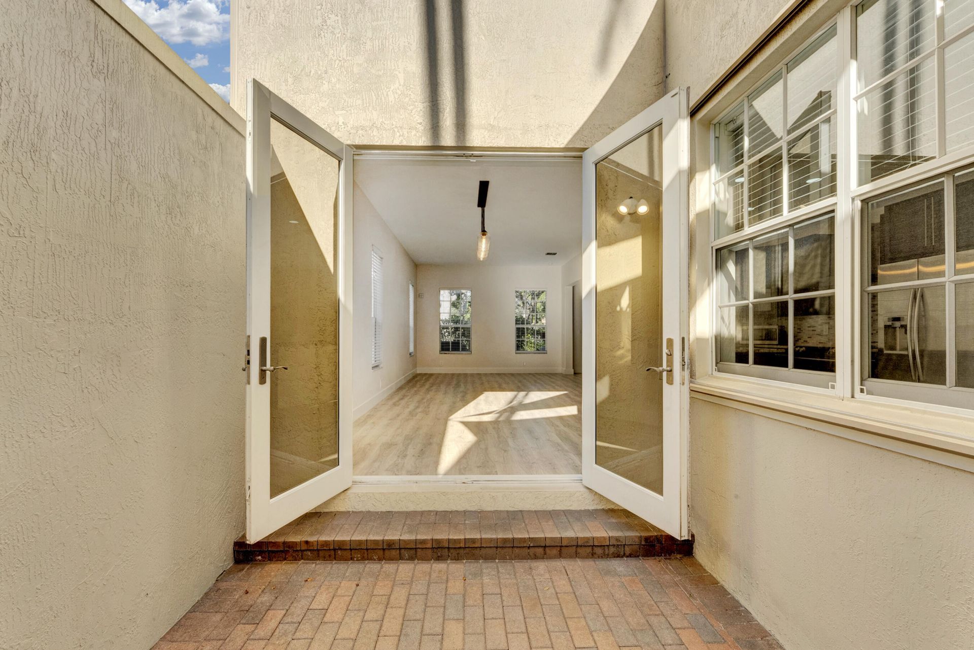 406 NW 25th Avenue, Boynton Beach, FL 33426 Photo