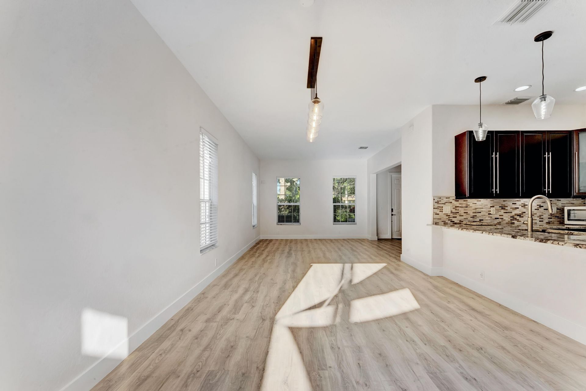 406 NW 25th Avenue, Boynton Beach, FL 33426 Photo