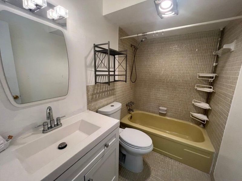 1000 NE 14th Avenue, Unit 401, Hallandale Beach, FL 33009 Photo