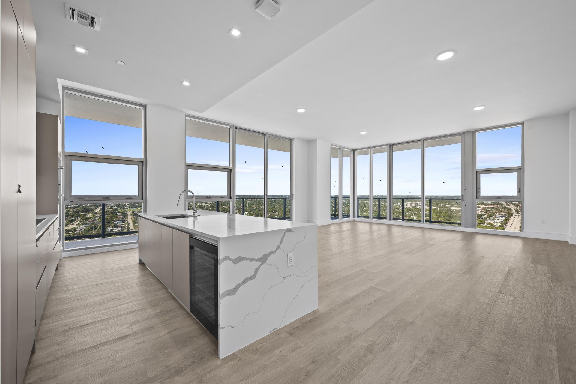 220 Lake Shore Drive, Unit 2323, Lake Park, FL 33403 Photo