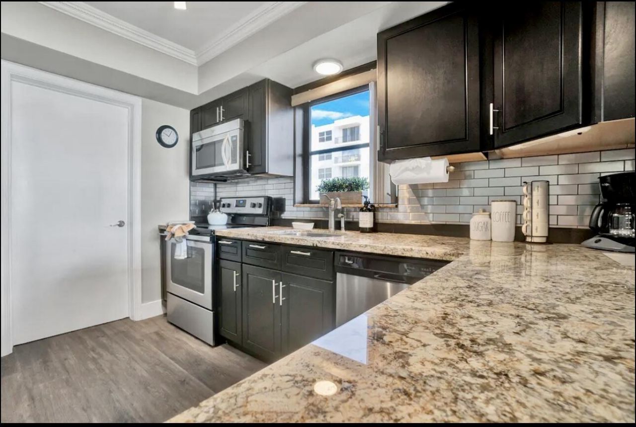 300 Croton Avenue, Unit 102, Lantana, FL 33462 Photo