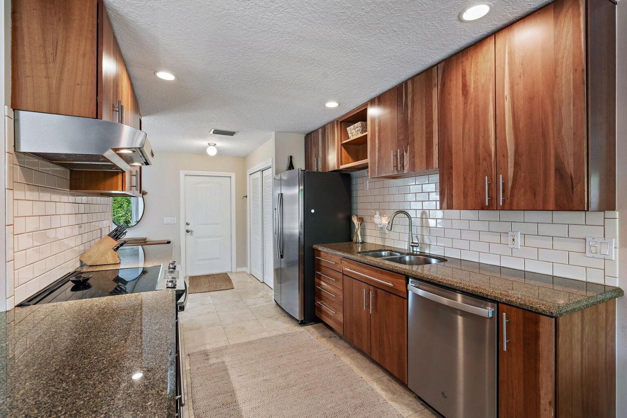 356 Mars Avenue, Tequesta, FL 33469 Photo