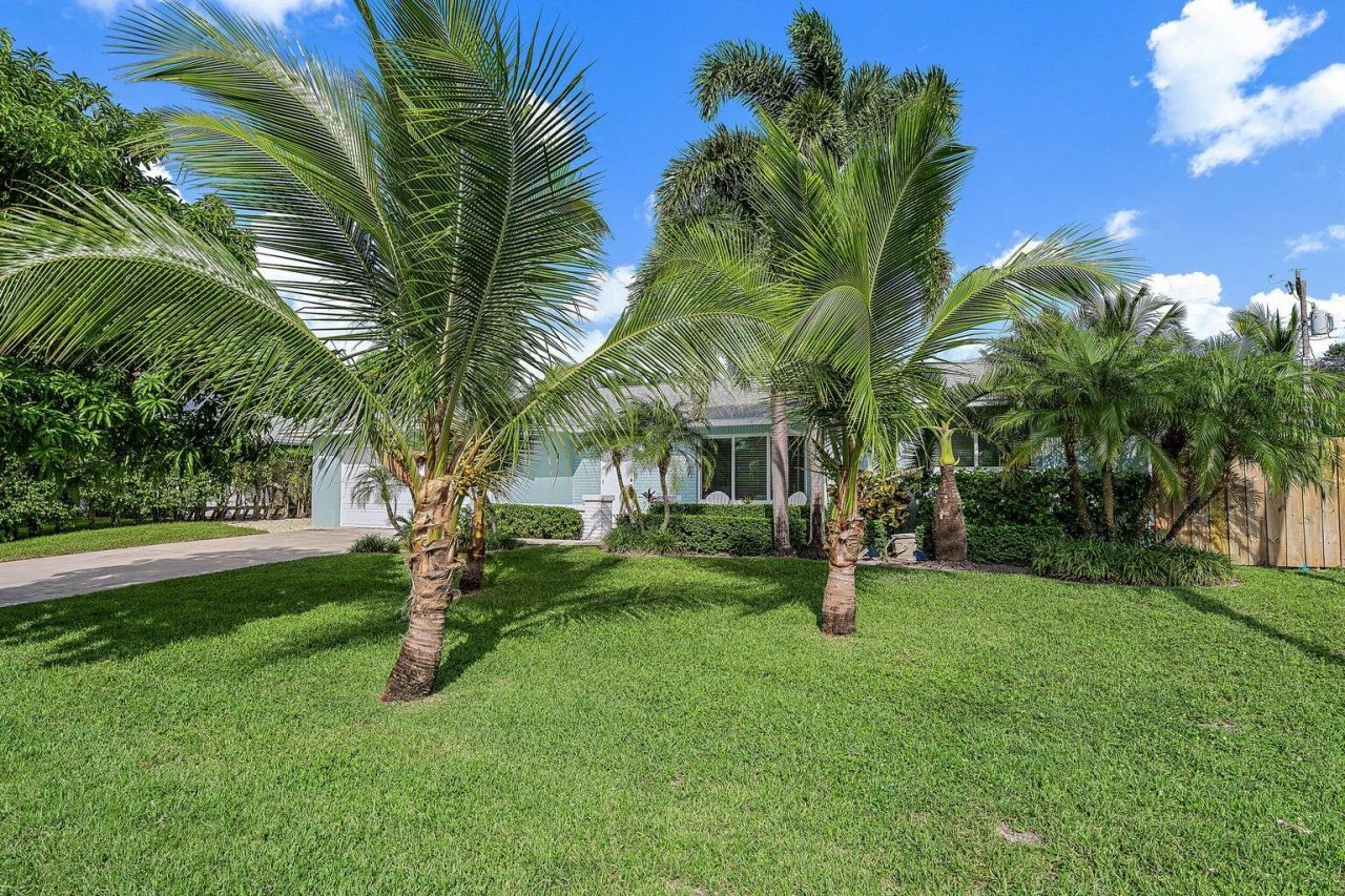 356 Mars Avenue, Tequesta, FL 33469 Photo