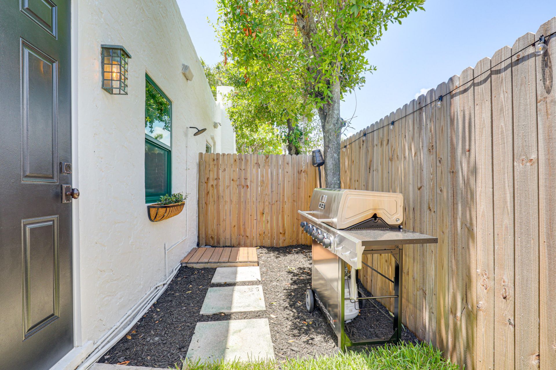 411 Valley Forge Road, West Palm Beach, FL 33405 Photo