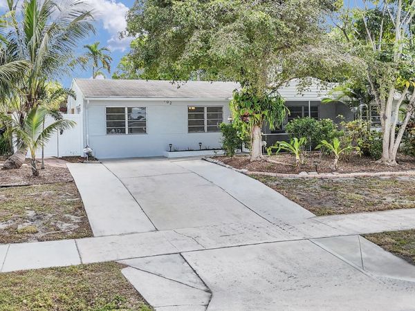 702 Sunset Drive, Lake Worth Beach, FL 33461