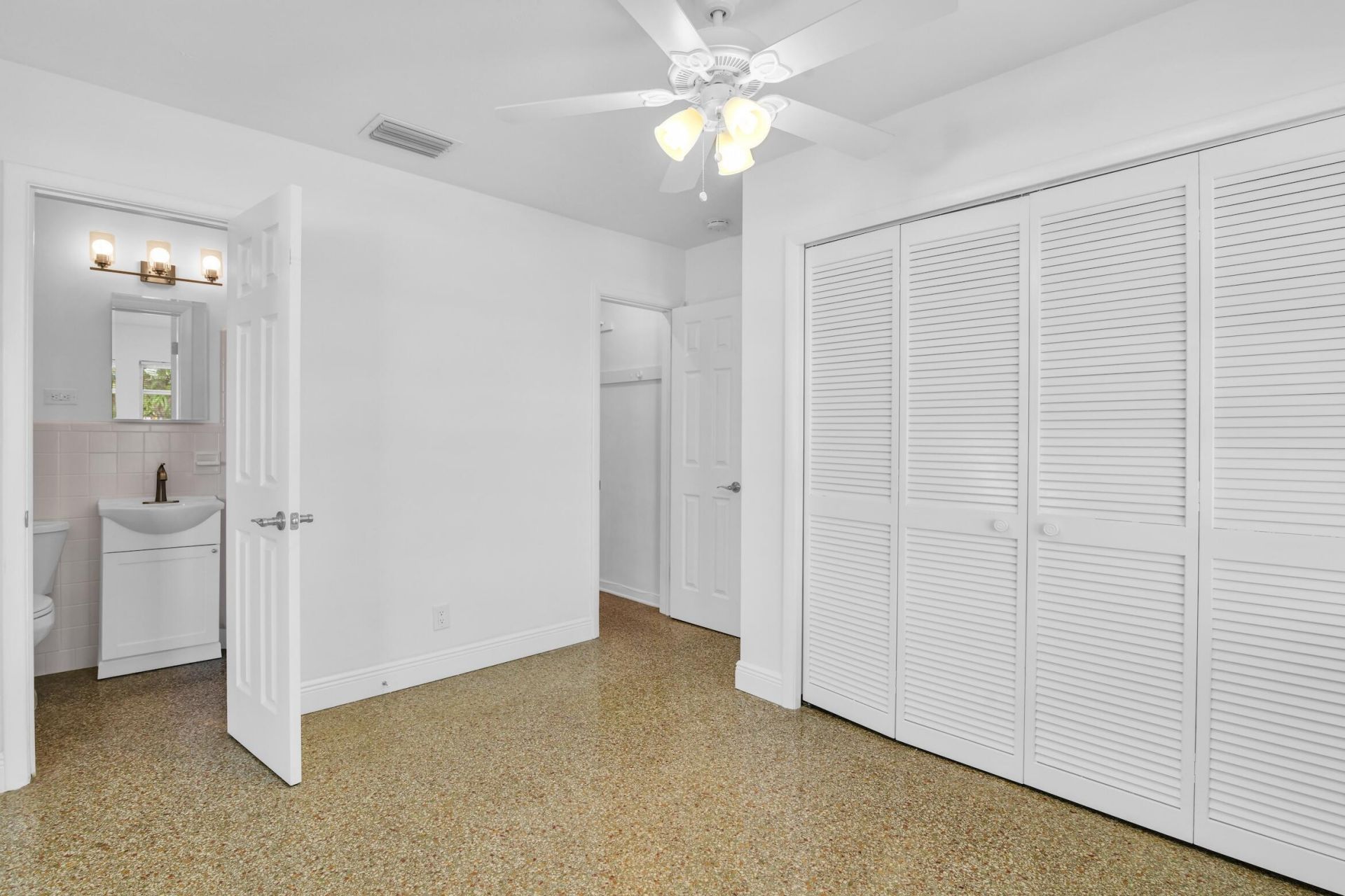 702 Sunset Drive, Lake Worth Beach, FL 33461 Photo