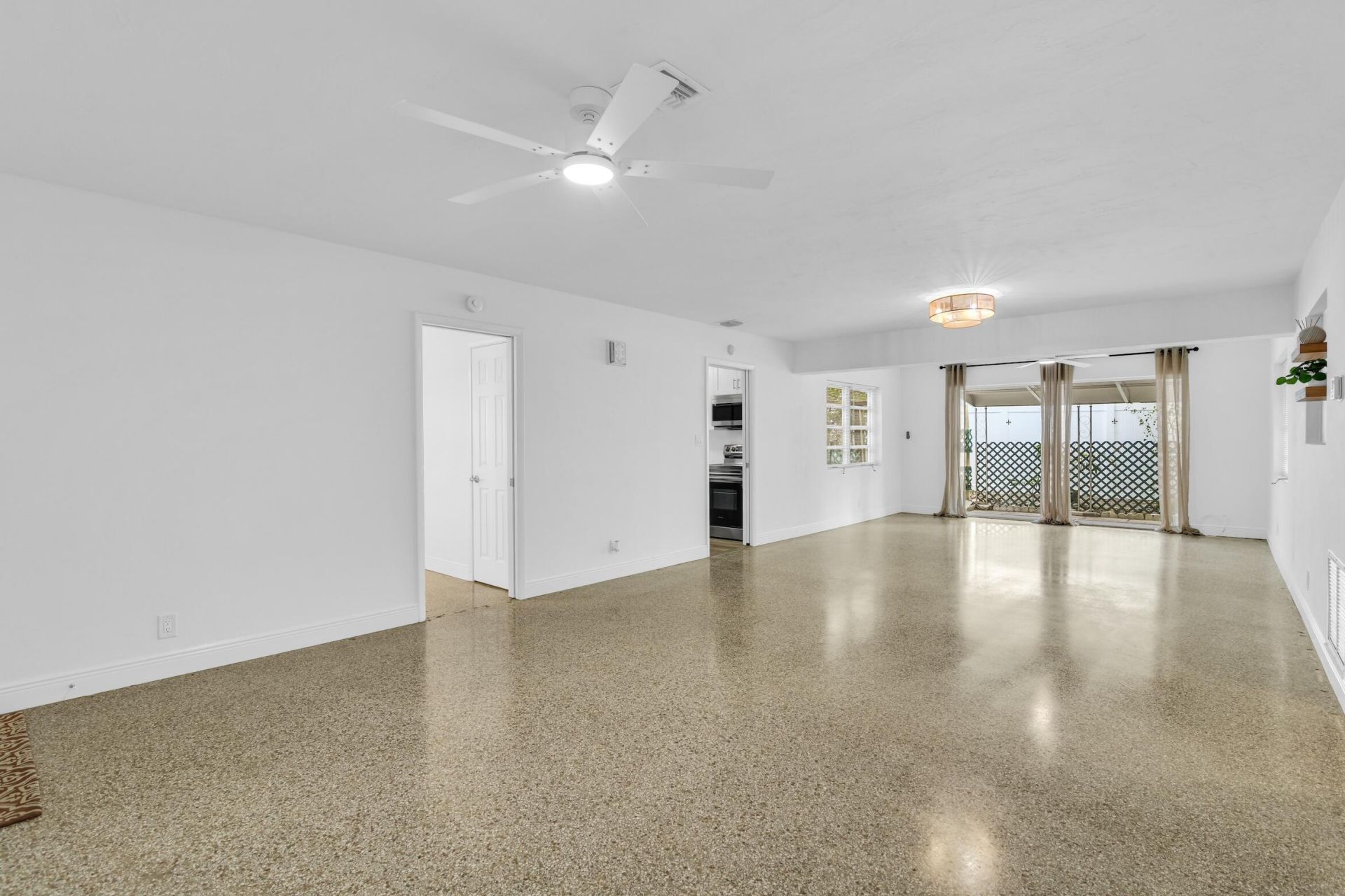 702 Sunset Drive, Lake Worth Beach, FL 33461 Photo