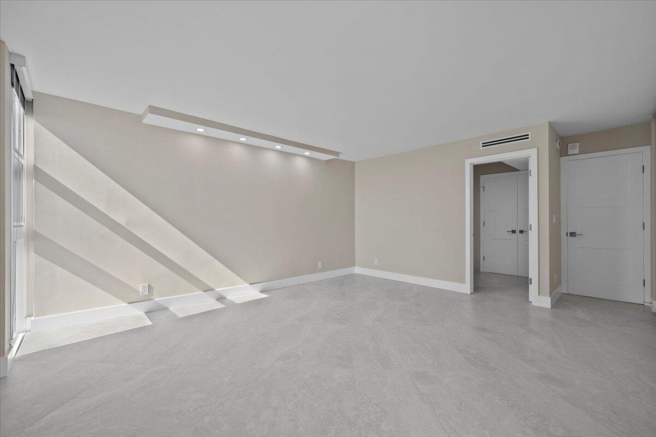 5540 N Ocean Drive, Unit 18b, Singer Island, FL 33404 Photo