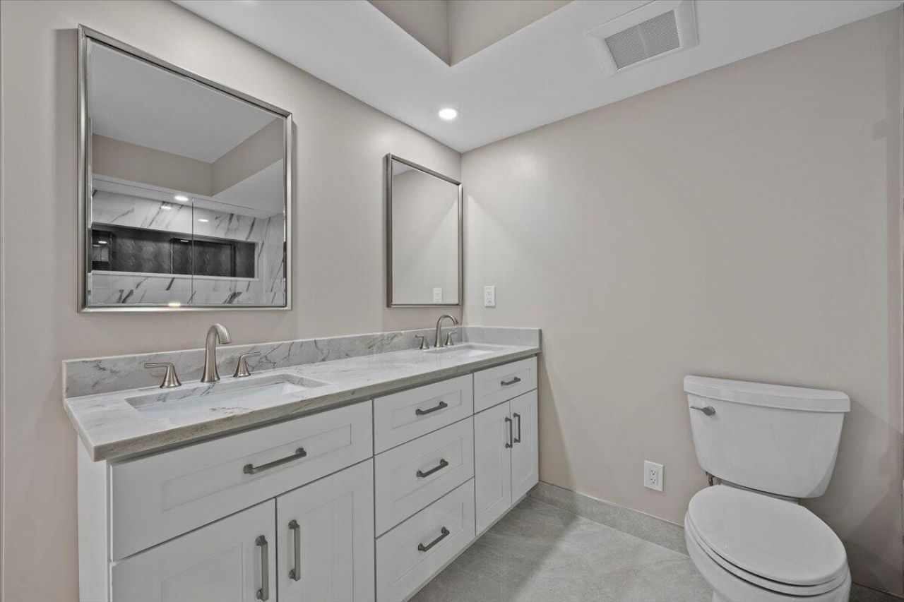 5540 N Ocean Drive, Unit 18b, Singer Island, FL 33404 Photo