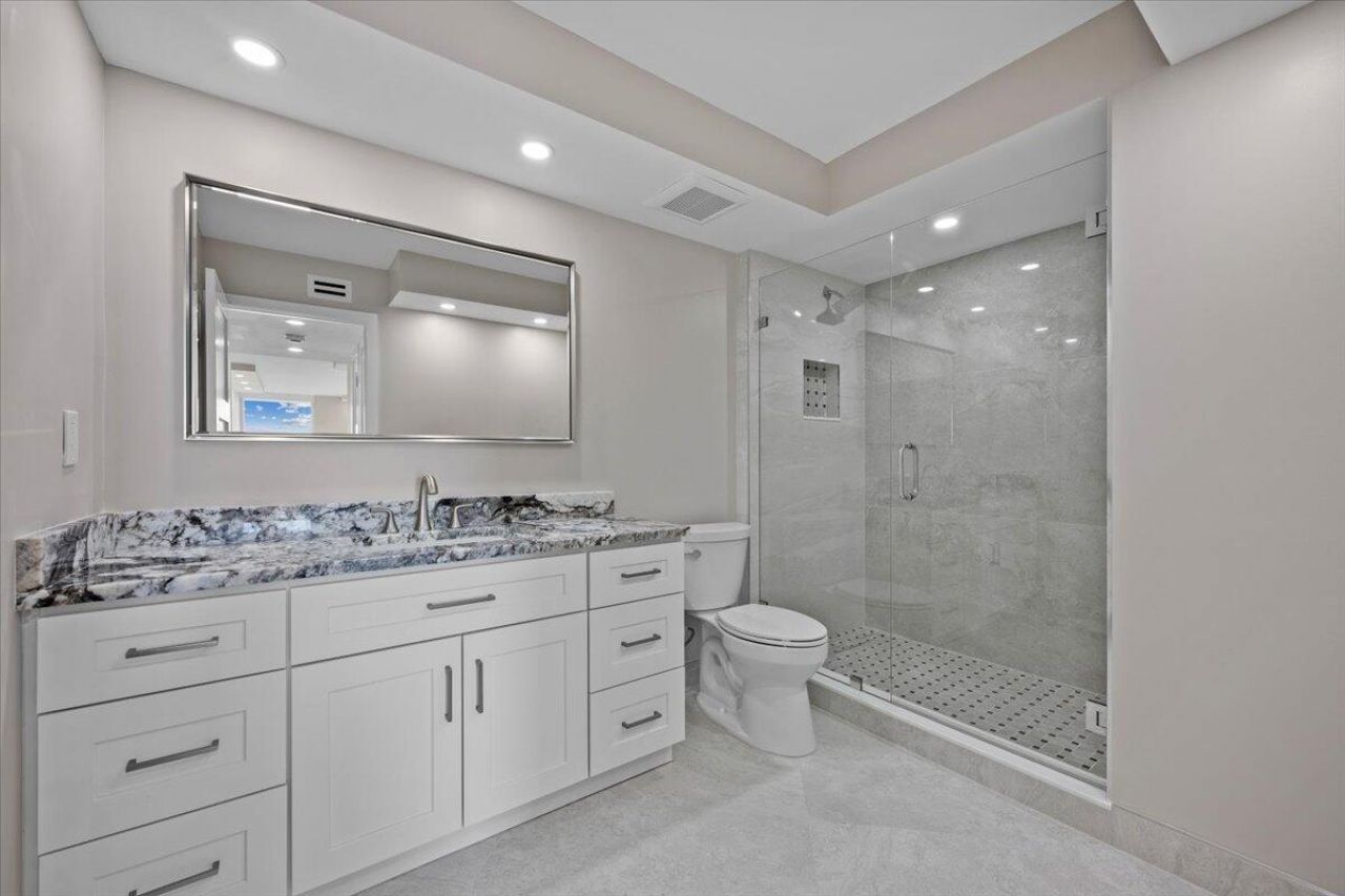 5540 N Ocean Drive, Unit 18b, Singer Island, FL 33404 Photo