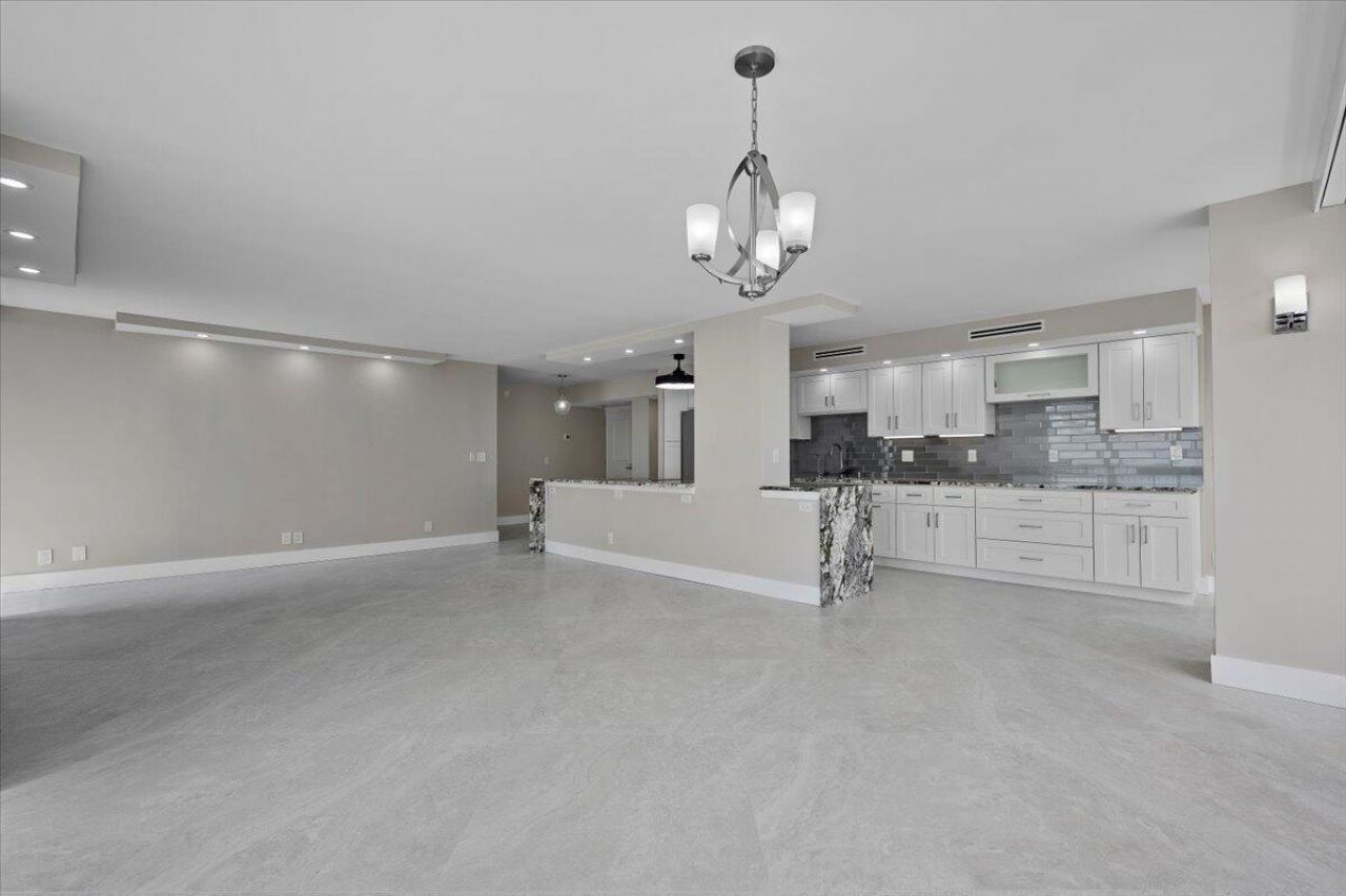 5540 N Ocean Drive, Unit 18b, Singer Island, FL 33404 Photo