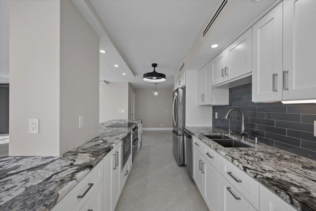 5540 N Ocean Drive, Unit 18b, Singer Island, FL 33404 Photo