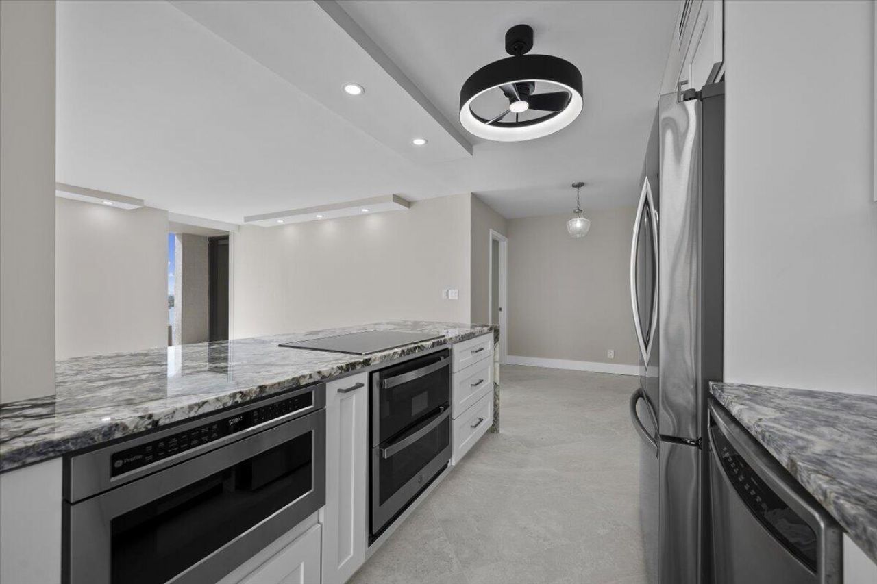 5540 N Ocean Drive, Unit 18b, Singer Island, FL 33404 Photo