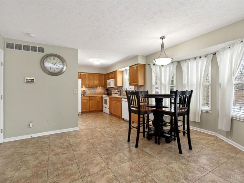 8858 Steeplechase Way, West Chester, OH 45069 Photo 19