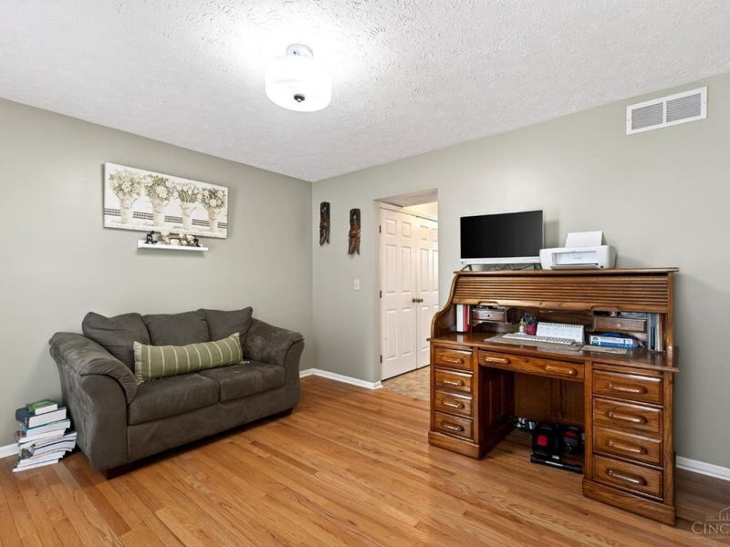 8858 Steeplechase Way, West Chester, OH 45069 Photo 7