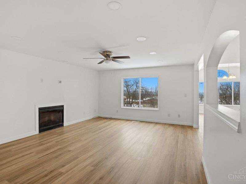 1102 Arbor Springs Drive, Hamilton, OH 45013 Photo 5