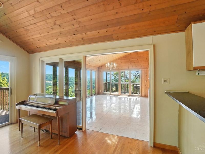 2088 Raeburn Drive, Cincinnati, OH 45223 Photo 14