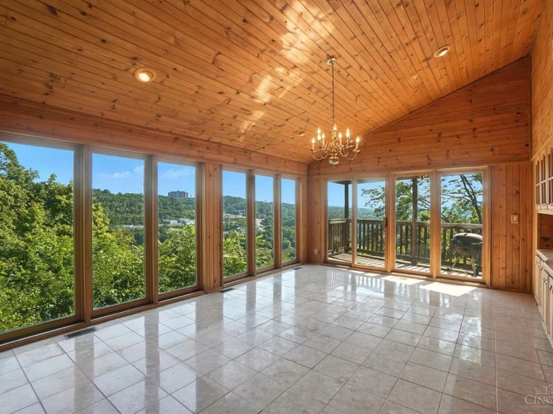 2088 Raeburn Drive, Cincinnati, OH 45223 Photo 15