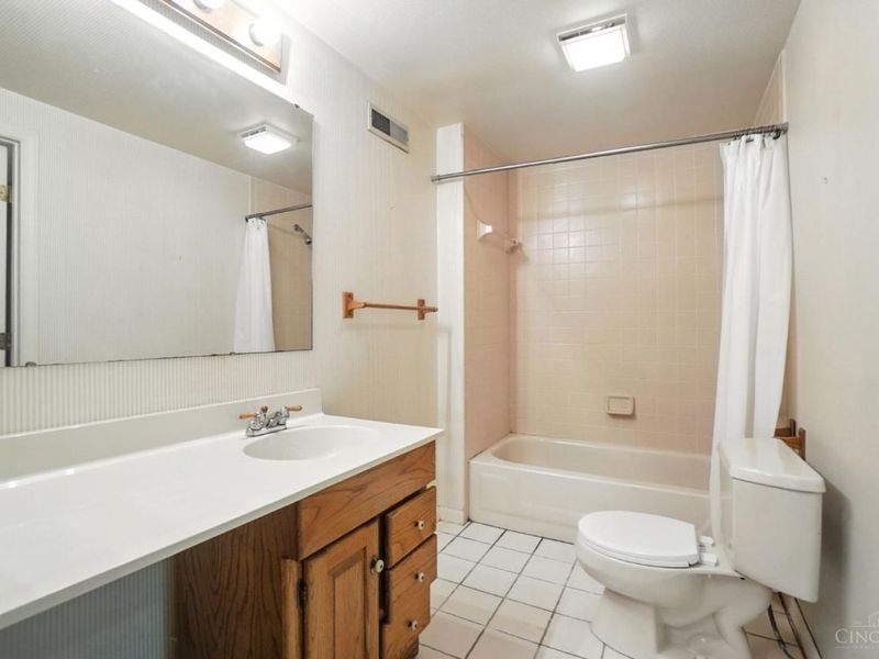 2088 Raeburn Drive, Cincinnati, OH 45223 Photo 45