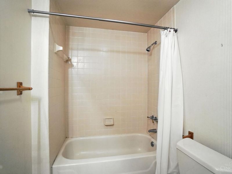 2088 Raeburn Drive, Cincinnati, OH 45223 Photo 46