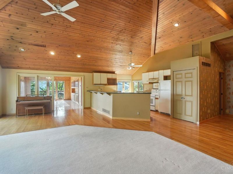 2088 Raeburn Drive, Cincinnati, OH 45223 Photo 8