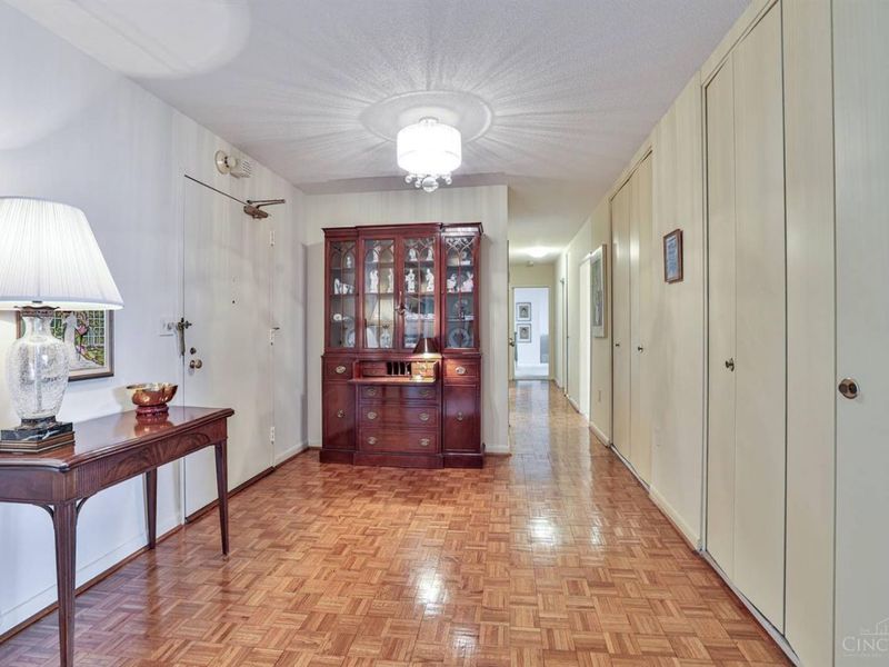 2444 Madison Road, Unit 1908, Cincinnati, OH 45208 Photo 3