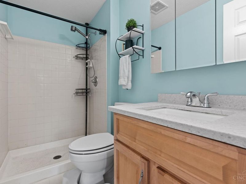 2042 Stratford Court, Loveland, OH 45140 Photo 24