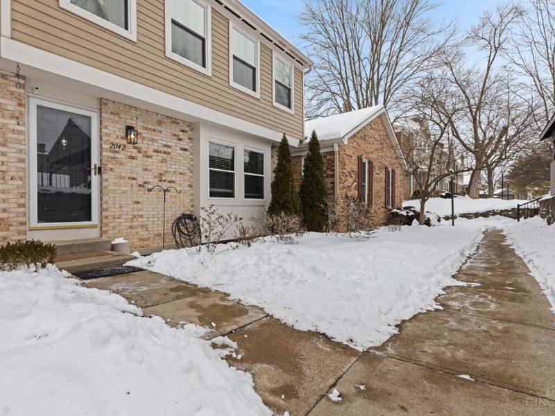 2042 Stratford Court, Loveland, OH 45140 Photo 3