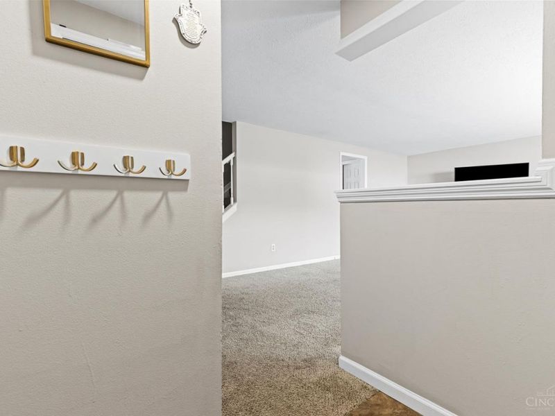 2042 Stratford Court, Loveland, OH 45140 Photo 4