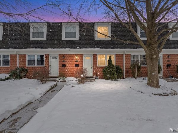 45704 Kensington St, Utica, MI 48317