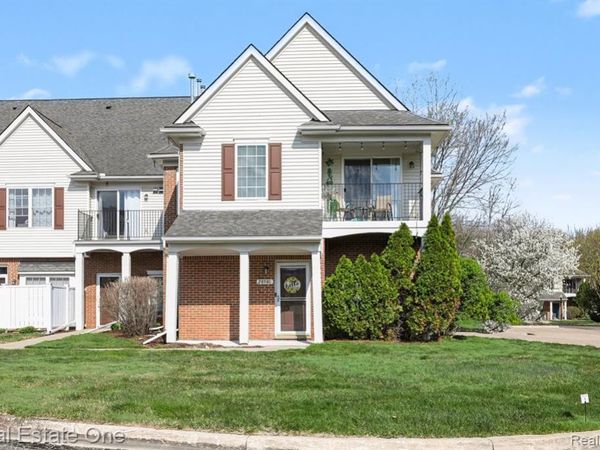 2858 Cottonwood Drive, Waterford Twp, MI 48328